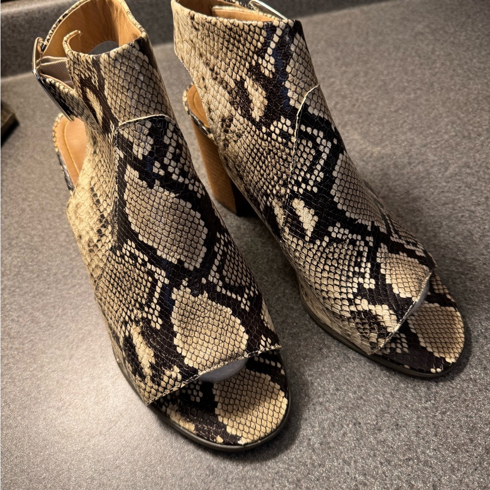 VIONIC Patterned Women's Ankle Boots